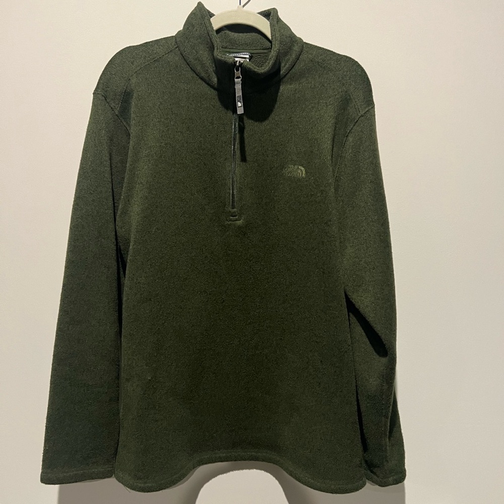Men’s 1/4 zip. The North Face. Green. Large. Gently used. Non smoking.
